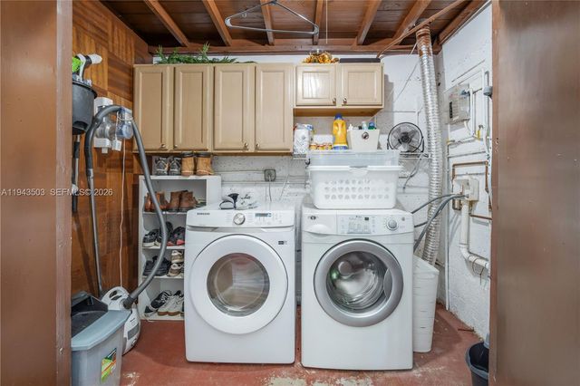 1245 NE 154th St, North Miami Beach, FL 33162