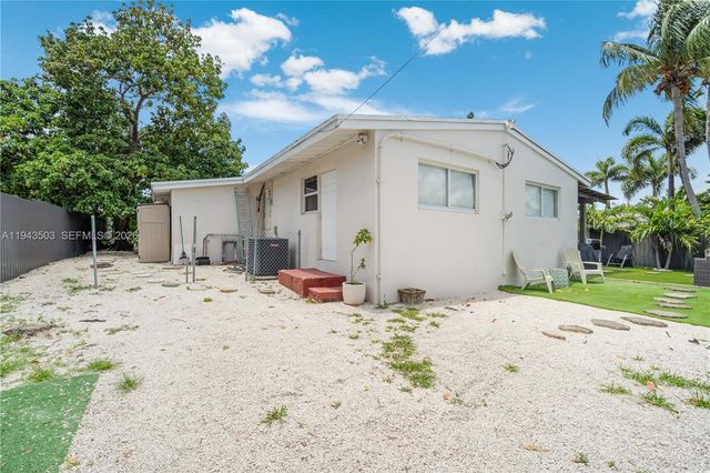 1245 NE 154th St, North Miami Beach, FL 33162