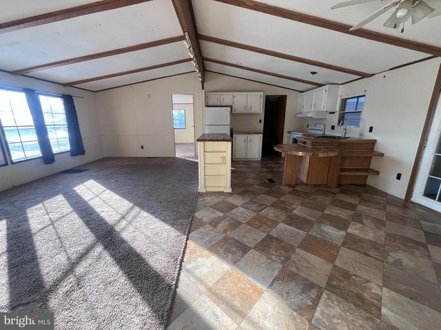 1003 KESSLER DR, Shippensburg, PA 17257