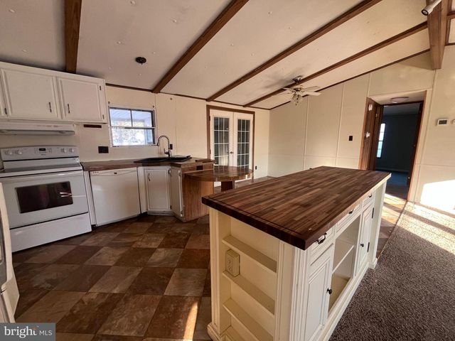 1003 KESSLER DR, Shippensburg, PA 17257