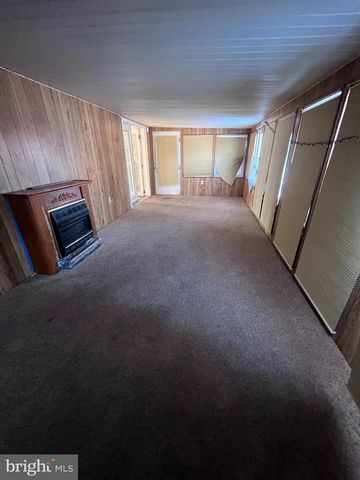 1003 KESSLER DR, Shippensburg, PA 17257