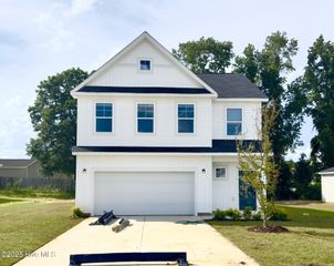 164 N Squires Run Lane, Richlands, NC 28574
