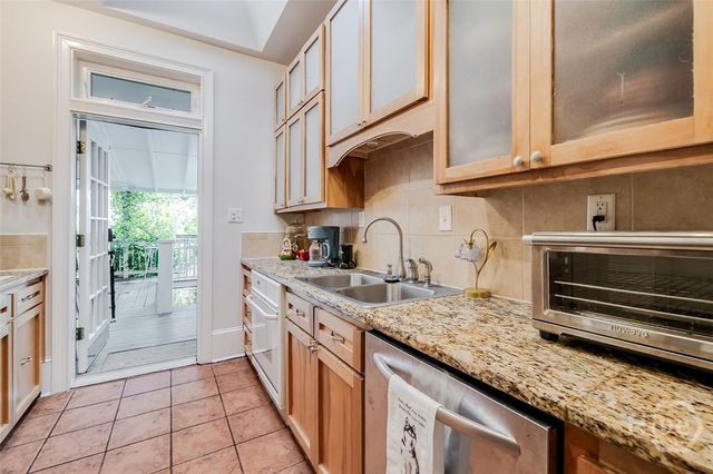 216 W Bolton Street, Savannah, GA 31401