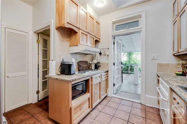 216 W Bolton Street, Savannah, GA 31401