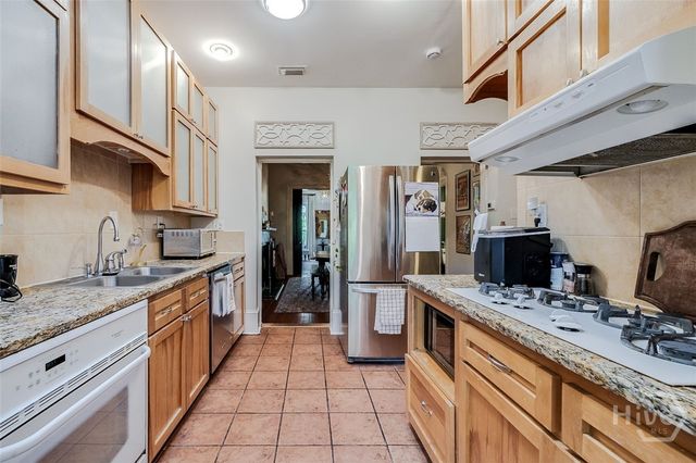 216 W Bolton Street, Savannah, GA 31401