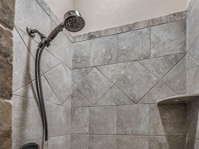 925 SW 14th Street, Moore, OK 73160