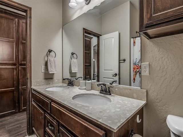 925 SW 14th Street, Moore, OK 73160