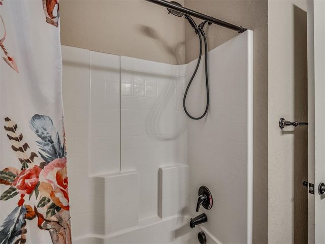 925 SW 14th Street, Moore, OK 73160