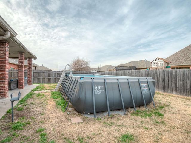 925 SW 14th Street, Moore, OK 73160