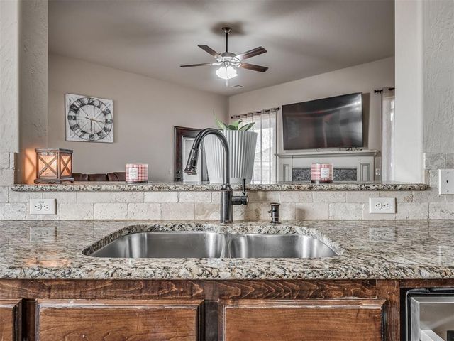 925 SW 14th Street, Moore, OK 73160