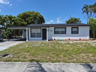 711 NW 18th Street, Pompano Beach, FL 33060