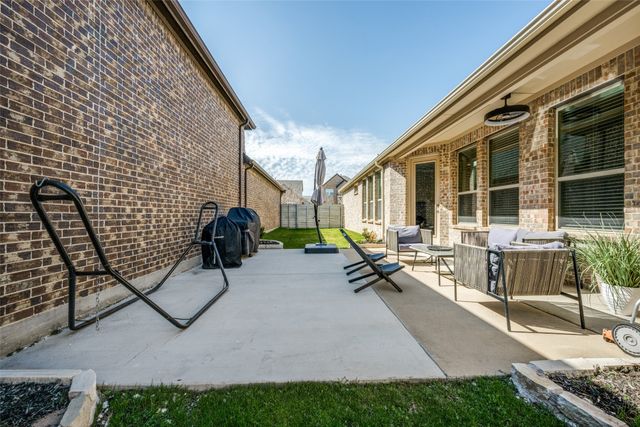 828 Parkside Drive, Argyle, TX 76226