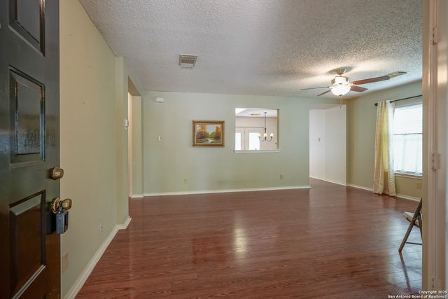 6631 Evenridge Ln, San Antonio, TX 78239