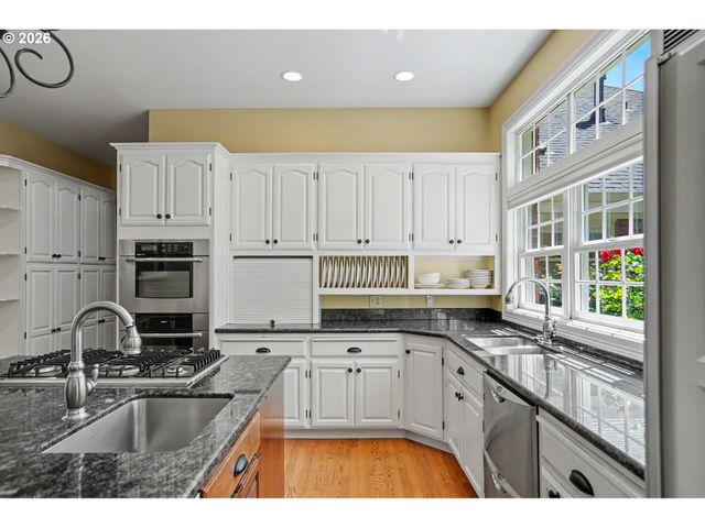 3650 CHRISTEN St S, Salem, OR 97302