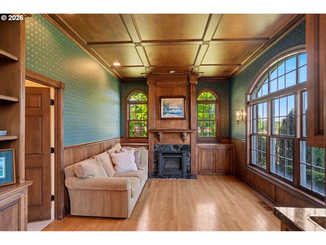 3650 CHRISTEN St S, Salem, OR 97302