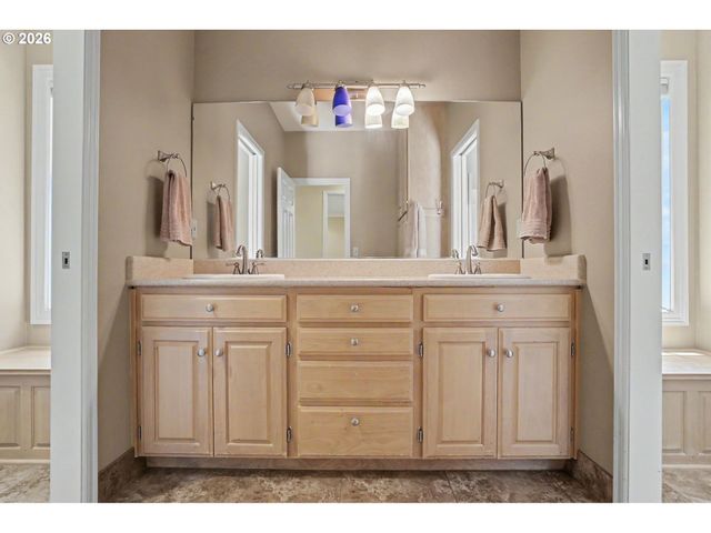 3650 CHRISTEN St S, Salem, OR 97302