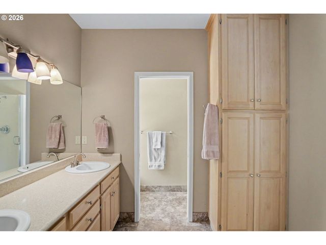 3650 CHRISTEN St S, Salem, OR 97302