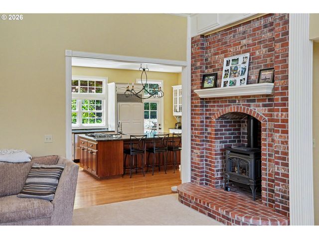 3650 CHRISTEN St S, Salem, OR 97302