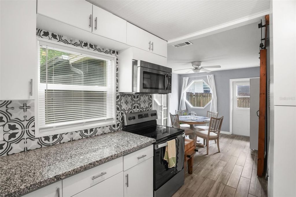 Image 11 of property listing at 1663 SAN MATEO DRIVE, Dunedin, FL 34698