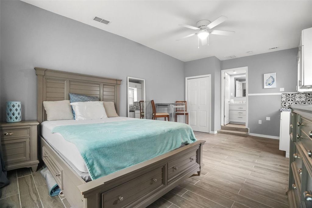 Image 15 of property listing at 1663 SAN MATEO DRIVE, Dunedin, FL 34698