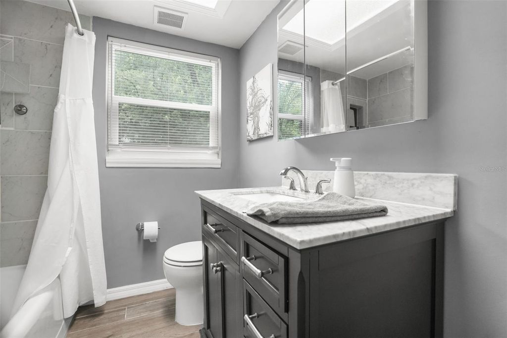 Image 18 of property listing at 1663 SAN MATEO DRIVE, Dunedin, FL 34698