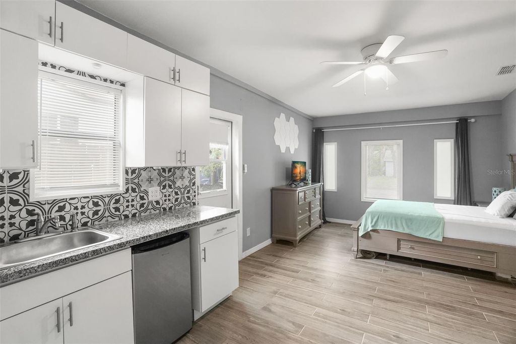 Image 20 of property listing at 1663 SAN MATEO DRIVE, Dunedin, FL 34698