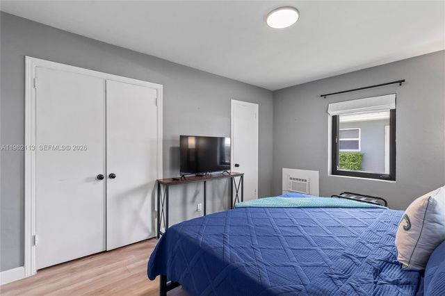 715 NE 6th St 1, Hallandale Beach, FL 33009