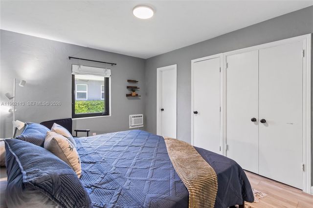 715 NE 6th St 1, Hallandale Beach, FL 33009