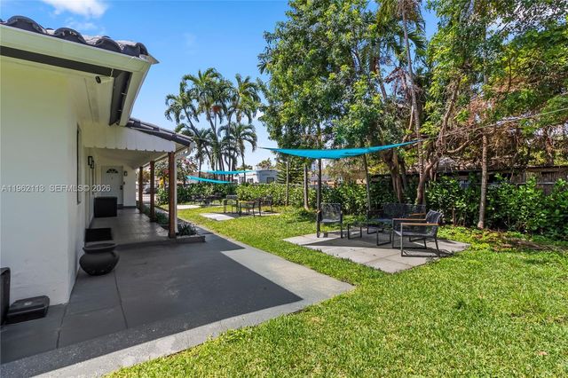 715 NE 6th St 1, Hallandale Beach, FL 33009