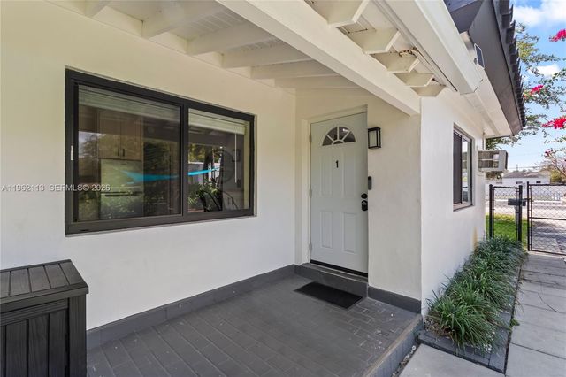 715 NE 6th St 1, Hallandale Beach, FL 33009