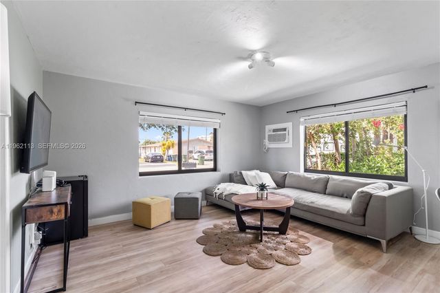 715 NE 6th St 1, Hallandale Beach, FL 33009