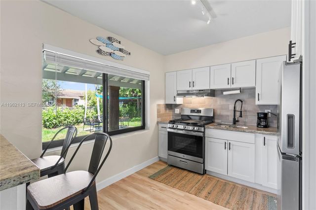 715 NE 6th St 1, Hallandale Beach, FL 33009