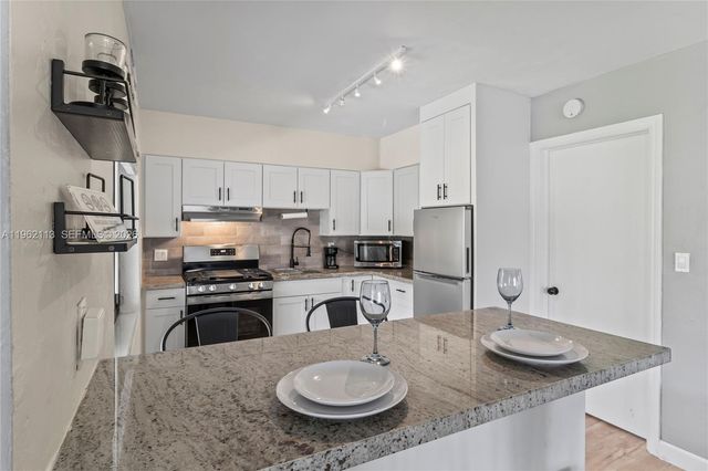 715 NE 6th St 1, Hallandale Beach, FL 33009