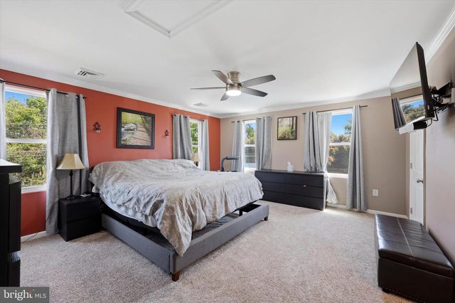 401 STONYBROOK DR, Levittown, PA 19055