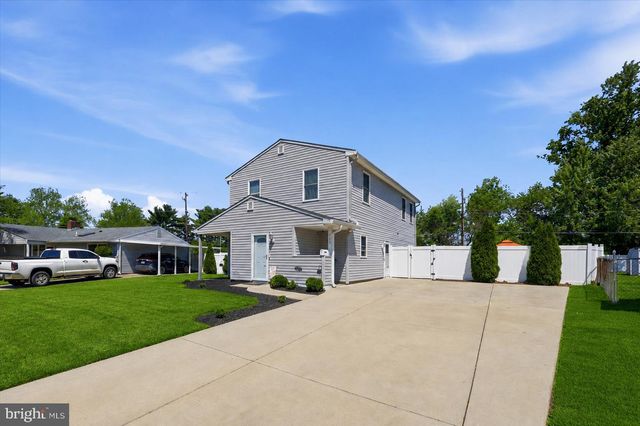 401 STONYBROOK DR, Levittown, PA 19055