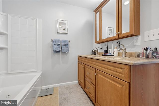 401 STONYBROOK DR, Levittown, PA 19055
