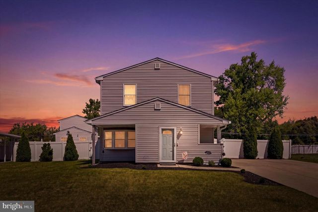 401 STONYBROOK DR, Levittown, PA 19055