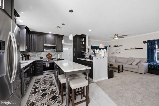 401 STONYBROOK DR, Levittown, PA 19055