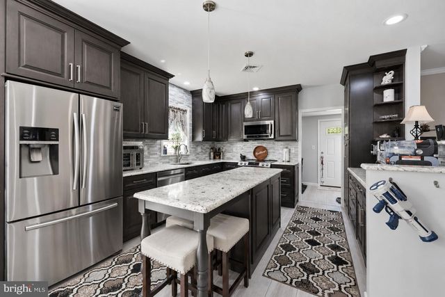 401 STONYBROOK DR, Levittown, PA 19055