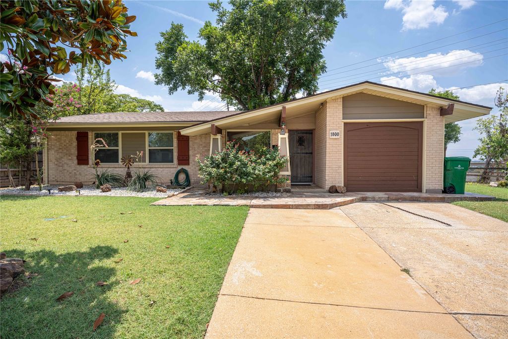 1800 Burning Tree Lane, Carrollton, TX 75006