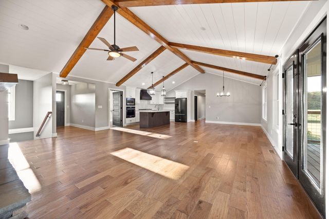 220 Davis Lane, Russell Springs, KY 42642