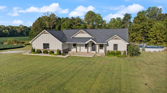 220 Davis Lane, Russell Springs, KY 42642