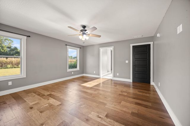 220 Davis Lane, Russell Springs, KY 42642