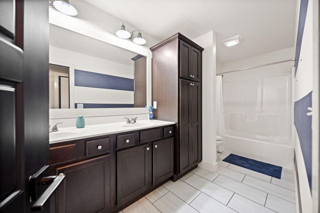 220 Davis Lane, Russell Springs, KY 42642