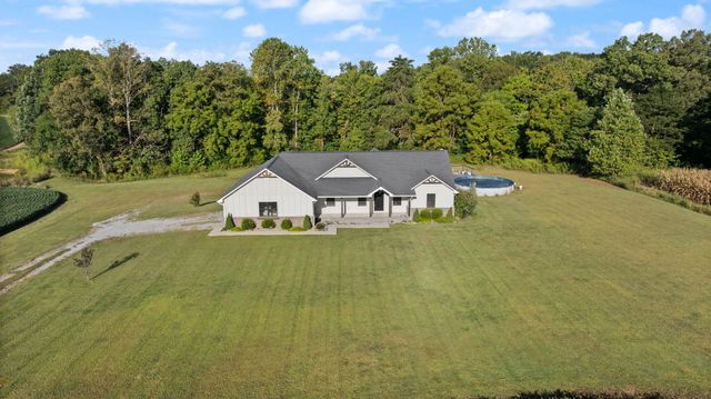 220 Davis Lane, Russell Springs, KY 42642