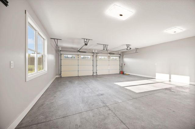 220 Davis Lane, Russell Springs, KY 42642