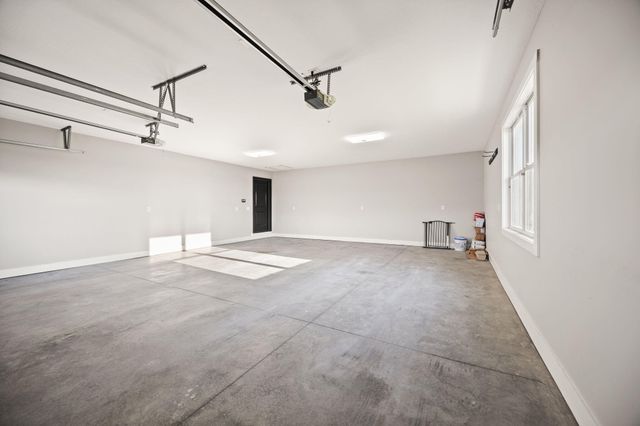 220 Davis Lane, Russell Springs, KY 42642