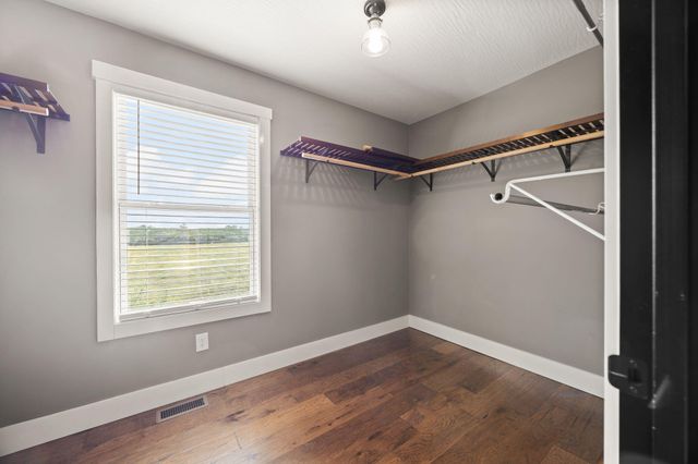 220 Davis Lane, Russell Springs, KY 42642