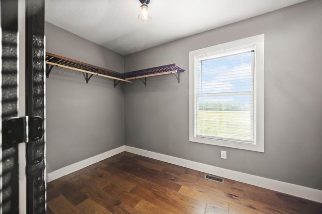 220 Davis Lane, Russell Springs, KY 42642