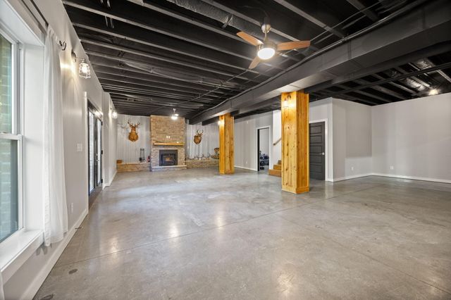 220 Davis Lane, Russell Springs, KY 42642